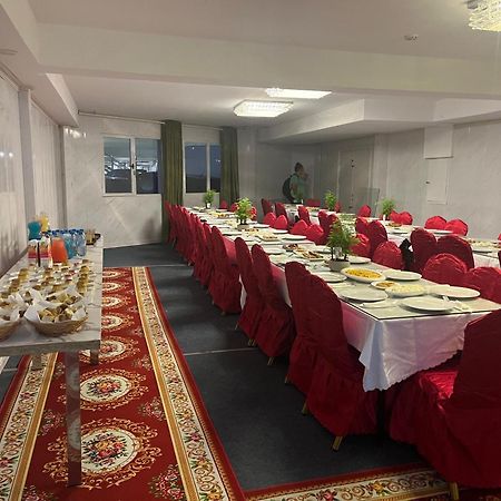 Hotel Aviacion Манисес Екстериор снимка
