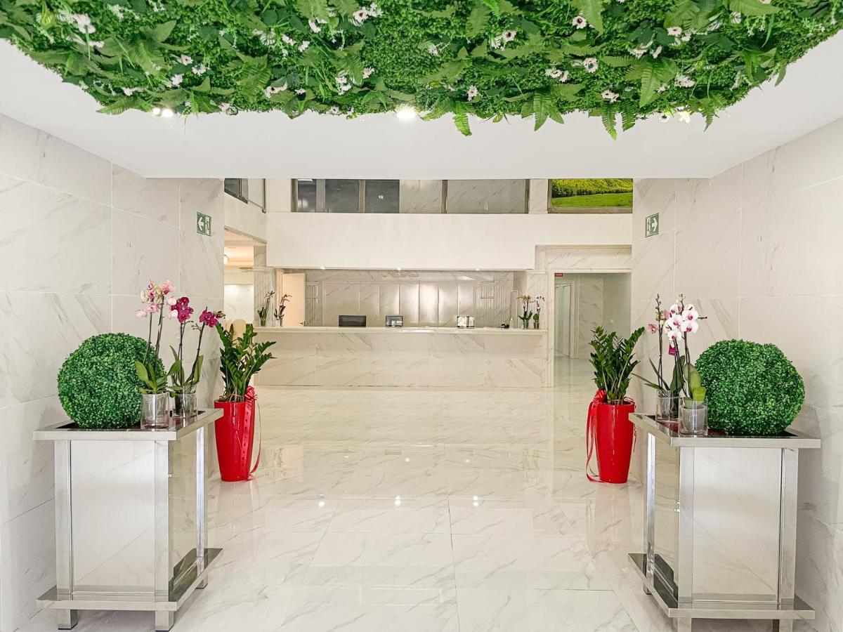 Hotel Aviacion Манисес Екстериор снимка