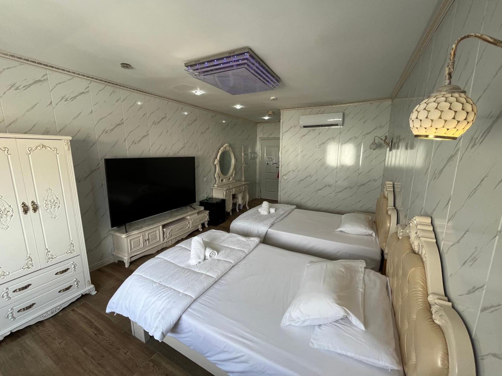 Hotel Aviacion Манисес Екстериор снимка
